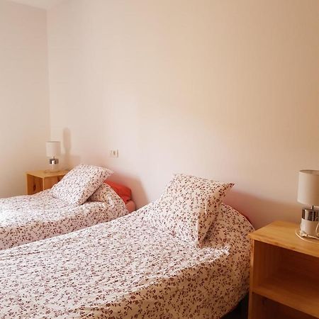 Apartamento privado en una zona tranquila y próxima al aeropuerto TF norte y a la ciudad de San Cristóbal de la Laguna . Exterior foto