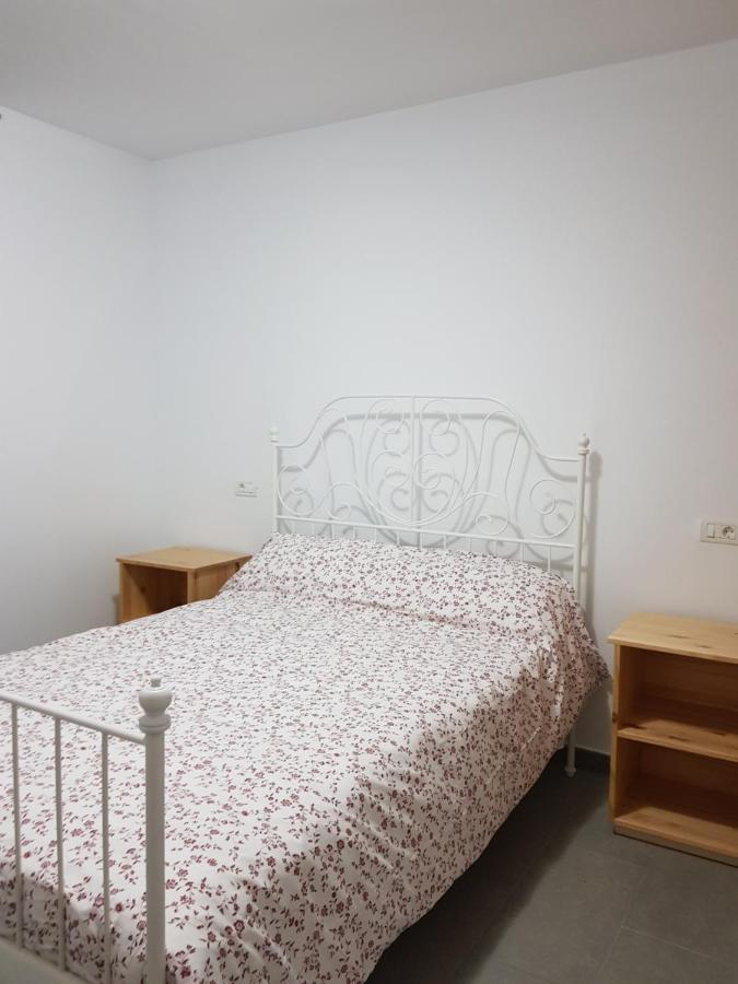 Apartamento privado en una zona tranquila y próxima al aeropuerto TF norte y a la ciudad de San Cristóbal de la Laguna . Exterior foto