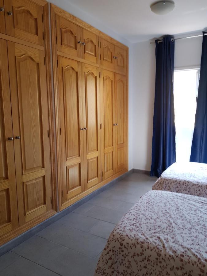 Apartamento privado en una zona tranquila y próxima al aeropuerto TF norte y a la ciudad de San Cristóbal de la Laguna . Exterior foto